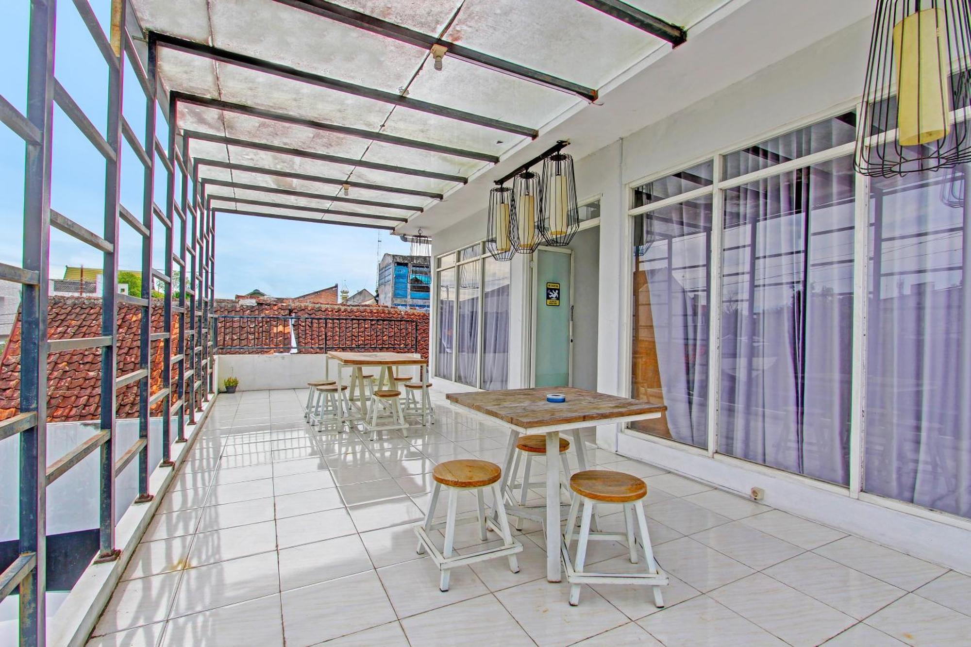 Oase Hostel Yogyakarta Exterior foto